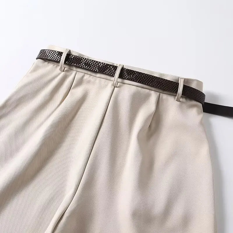 HIGH-WAIST PLEATED SHORTS  ELEGANT SUMMER