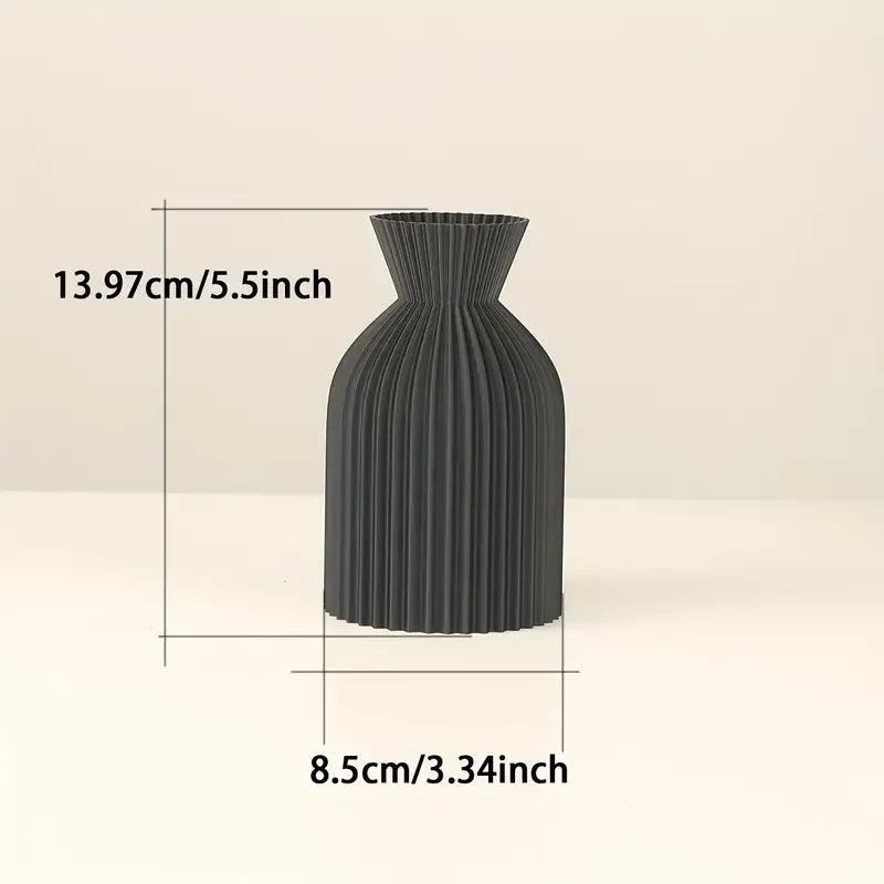 BLACK BOHO VASE