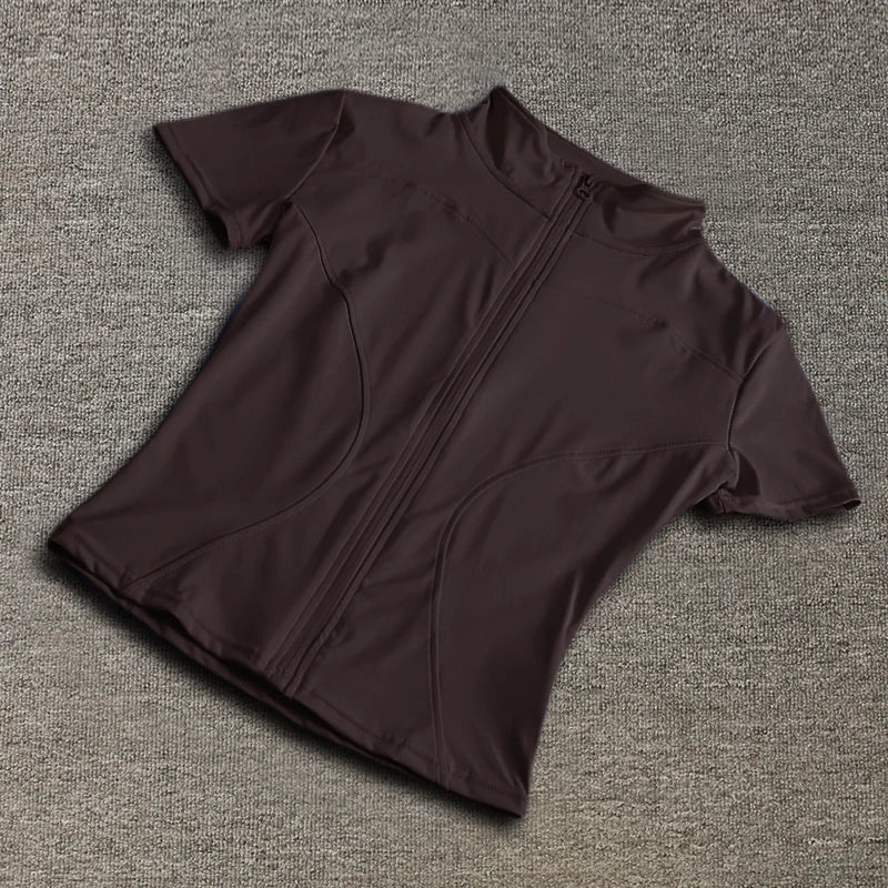 SLIM-FIT YOGA TOP — QUICK-DRY TRAINING FIT