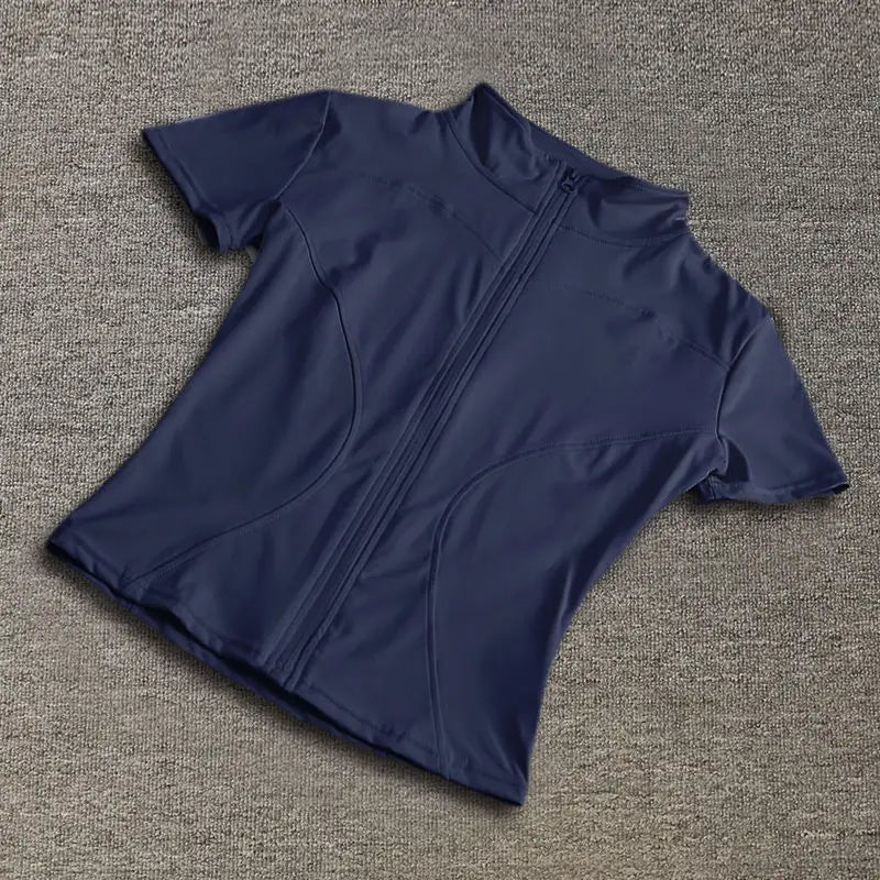 SLIM-FIT YOGA TOP — QUICK-DRY TRAINING FIT