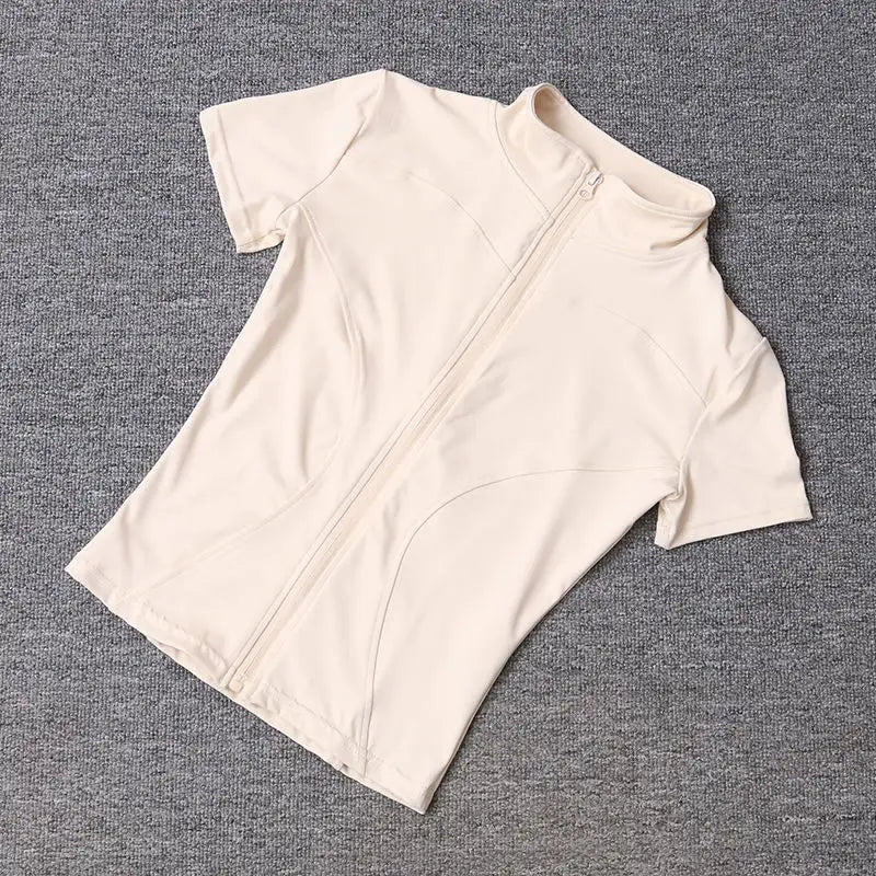 SLIM-FIT YOGA TOP — QUICK-DRY TRAINING FIT