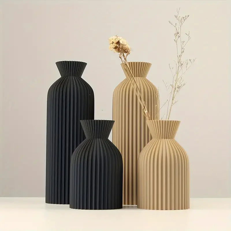 BLACK BOHO VASE